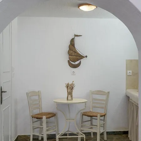 Anastasia's 3* Triovászalosz